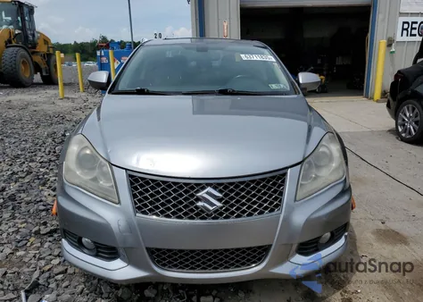 2012 Suzuki Kizashi Sport Sls z USA, uszkodzony, nr VIN JS2RF9A89C6100720